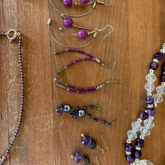 Collection of purple jewelry - Picture 4 of 5